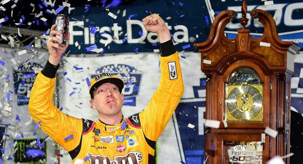 Visit Celebraciones de Playoff en Victory Lane en Martinsville page
