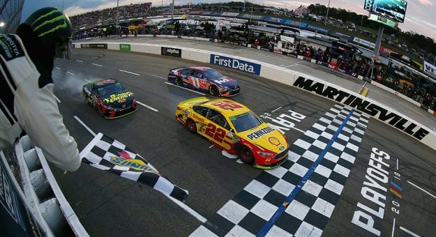 Visit Truex Jr. amenaza a Logano para la carrera en Miami page