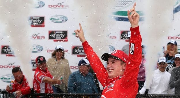 Visit Christoper Bell logró su 6ta. victoria del 2018 en Dover; nuevo récord de novato page