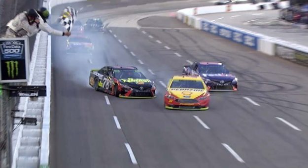 Visit Momento PEAK de Joey Logano en el Martinsville Speedway page