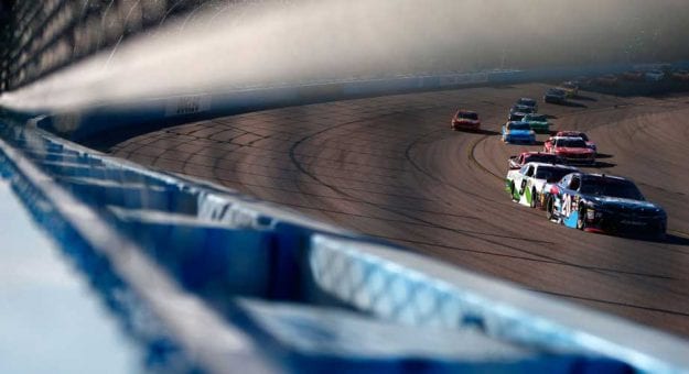 Visit Christopher Bell ganó en Phoenix y avanzó a la Championship 4 page