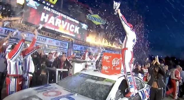 Visit Momento PEAK de Kevin Harvick en los Playoffs en Texas page