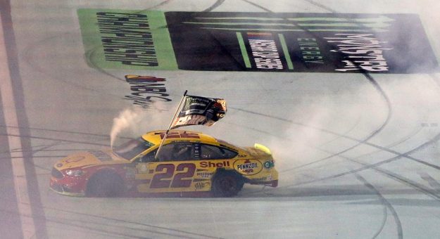 Visit Los Mejores Momentos de la Temporada Cup Series 2019 page