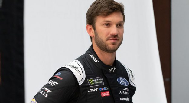 Visit El nuevo look del No. 41 de Daniel Suárez y Stewart-Haas Racing para 2019 page