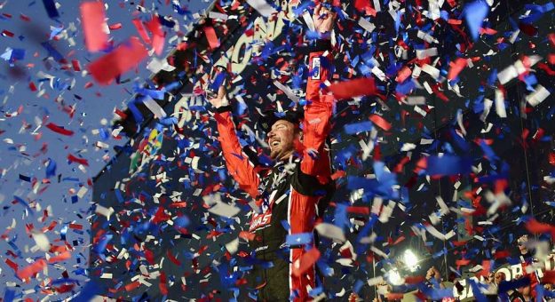 Visit Pilotos activos con victorias previas en la Daytona 500 page