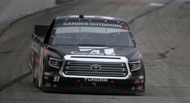 Visit Kyle Busch ganó la carrera de la Trucks Series en Atlanta; su 52da. en la serie page