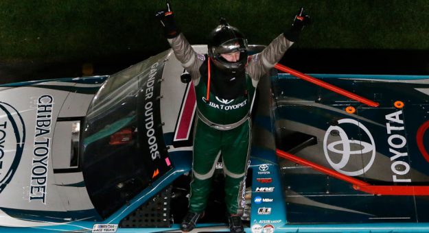 Visit Austin Hill ganó la NextEra Energy 250 de la Truck Series en Daytona page