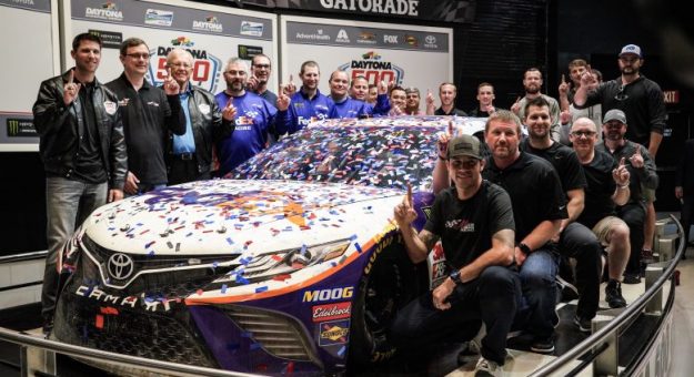 Visit El día después de la victoria de Denny Hamlin en Daytona page