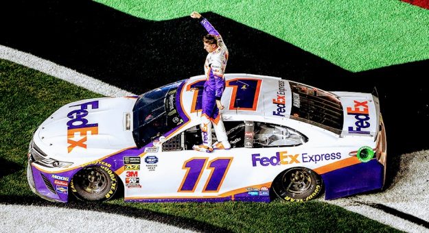 Visit Denny Hamlin ganó la caótica Daytona 500 2019 en tiempo extra page