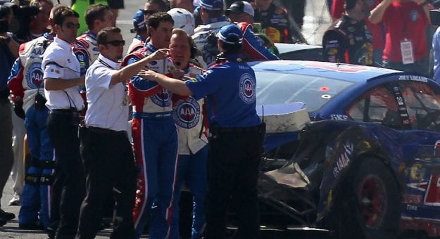Visit Momentos Memorables en el Auto Club Speedway de Fontana page