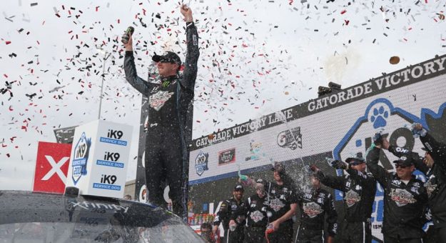 Visit Kyle Busch ganó la carrera de la Xfinity Series en Phoenix page