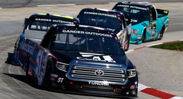 Visit Kyle Busch logró su victoria 201 en la carrera de Truck Series en Martinsville page
