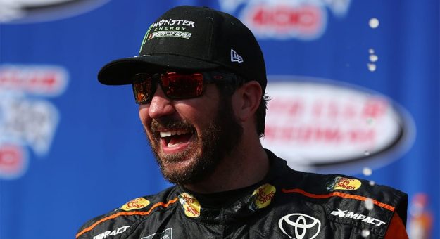 Visit Martin Truex Jr. en busca de otra victoria en el Auto Club Speedway page