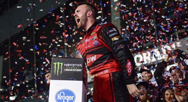 Visit Top 10 números con más suerte en la historia de la NASCAR page