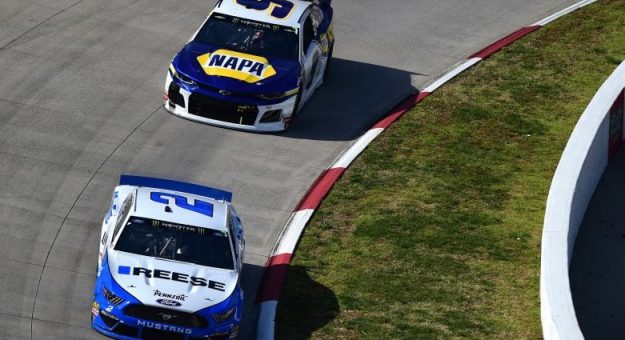 Visit Líderes vuelta por vuelta en la Cup Series 2019 page