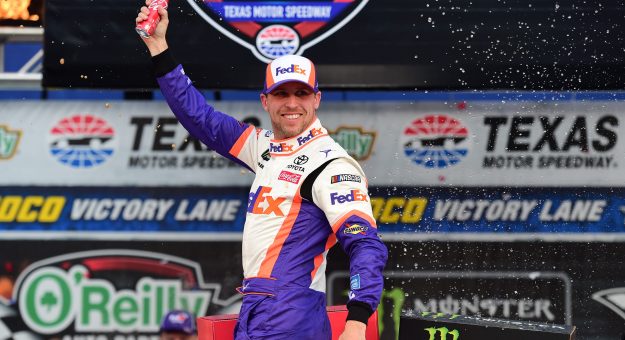 Visit Todas las victorias de Denny Hamlin en la NASCAR Cup Series page