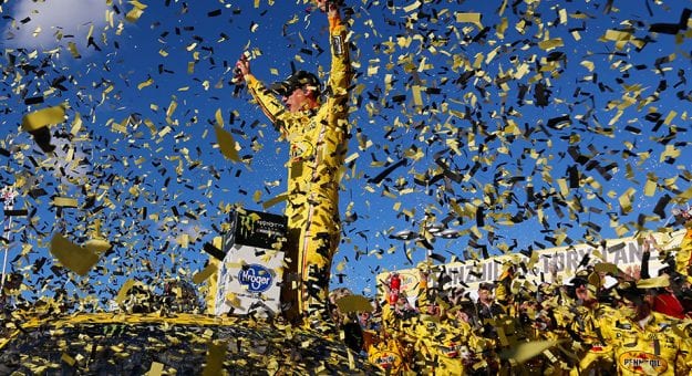 Visit Victoria de Joey Logano en la Penzzoil 400 en Las Vegas Motor Speedway page