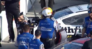 McDowell, Suarez fight during qualifying at ISM Raceway