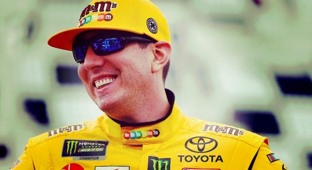 Visit Kyle Busch por su victoria 200 en el Auto Club Speedway page