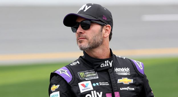 Visit Pilotos elogiaron a Jimmie Johnson por su Maratón de Boston page