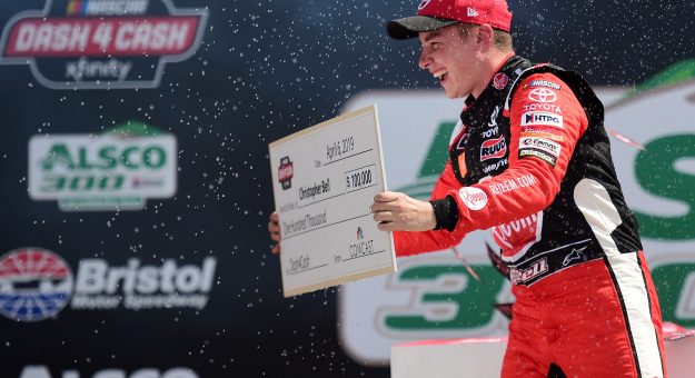 Visit Christopher Bell en busca del doblete en el DASH 4 CASH page