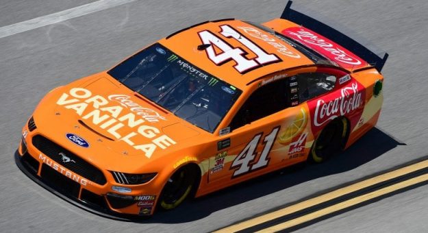 Visit Todos los autos de la Geico 500 en Talladega 2019 page