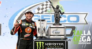 Elliott wins Talladega as crashes make for dramatic finish
