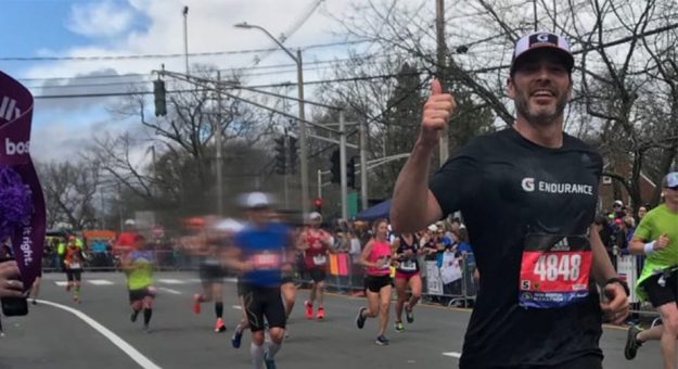 Visit Jimmie Johnson completó el Maratón de Boston: ‘Una experiencia increíble’ page