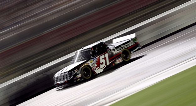 Visit Kyle Busch ganó la carrera de la Truck Series en Charlotte; 5 de 5 en 2019 page