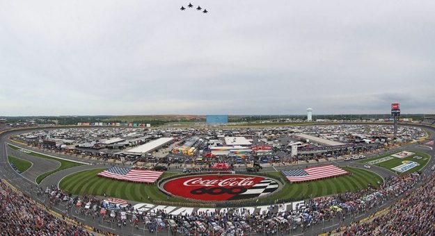 Visit La Coca-Cola 600 2019 honra a las Fuerzas Armadas page