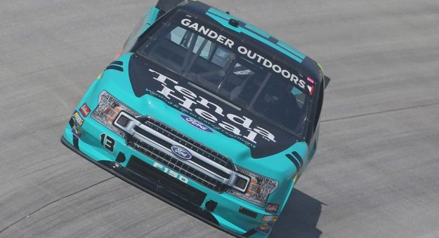 Visit Dura  batalla por el liderato en  la Nascar Gander Outdoors Series page