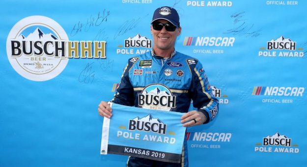 Visit Kevin Harvick lideró barrida de Stewart-Haas en la clasificación en Kansas page