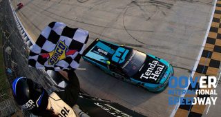 Johnny Sauter holds off Brett Moffitt for Dover victory