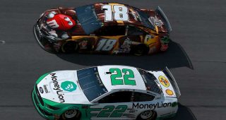 Prop this: Logano vs. Kyle Busch in stage points at Kansas