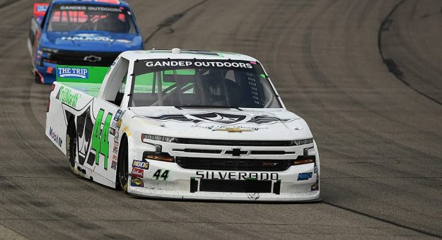 Visit Ross Chastain ganó en Iowa y ganó los $50,000 del Triple Truck Challenge page