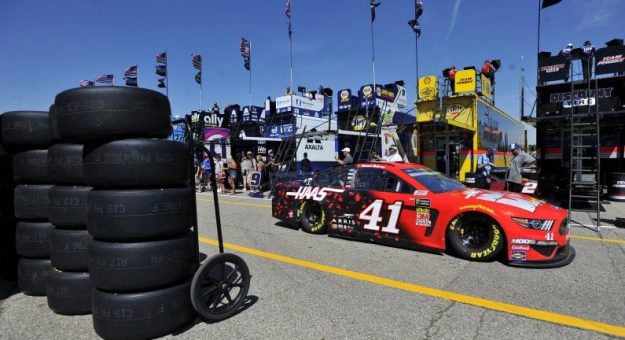 Visit Todos los autos de la  FireKeepers Casino 400 en Michigan page
