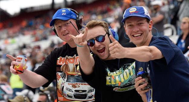 Visit NASCAR Fan Council 101: Tú puedes ayudar a cambiar las carreras y más page