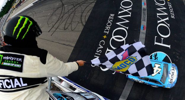 Visit Guía para las carreras de la NASCAR en el New Hampshire Speedway page