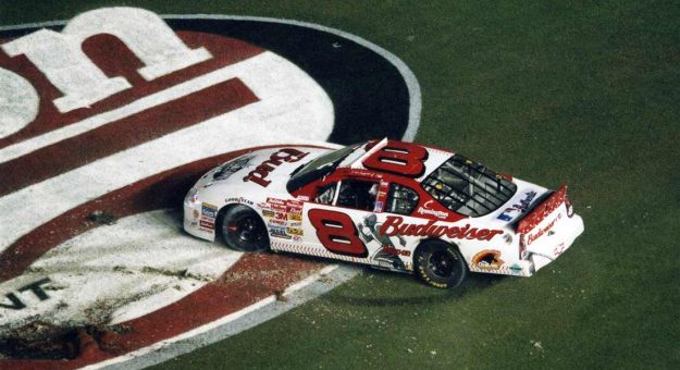 Visit Todos los ganadores en la historia del verano en Daytona page