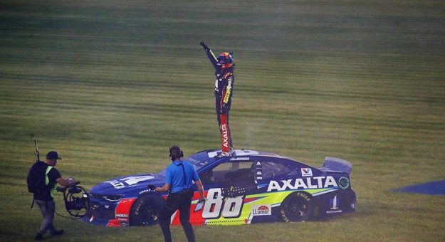 Visit Top 5 Momentos Camping World 400 en el Chicagoland page