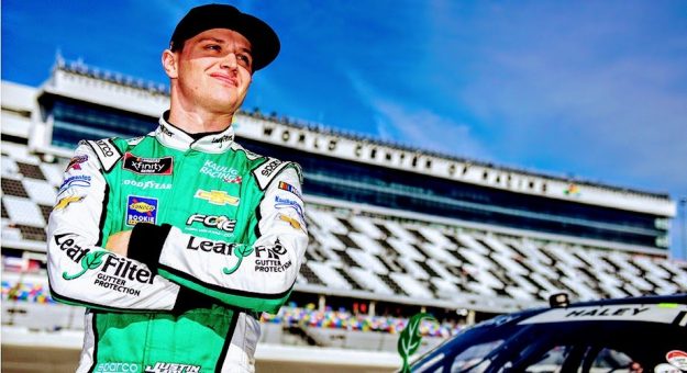 Visit Los GIFs de la inesperada victoria de Justin Haley en Daytona page