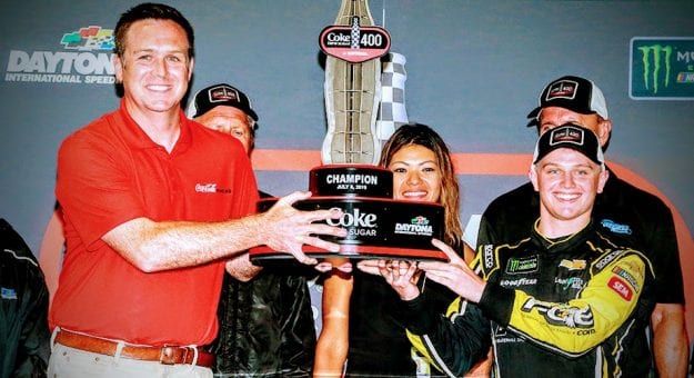 Visit Justin Haley ganó la Coke Zero Sugar 400 bajo la lluvia en Daytona page