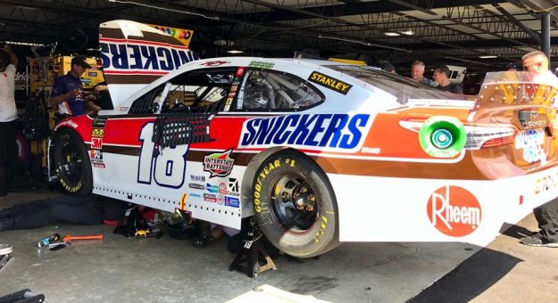 Visit Kyle Busch arrancará desde el fondo en la Bojangles’ Southern 500 page