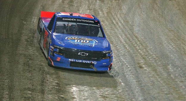 Visit Stewart Friesen ganó por primera vez en la Gander Trucks Series en Eldora page