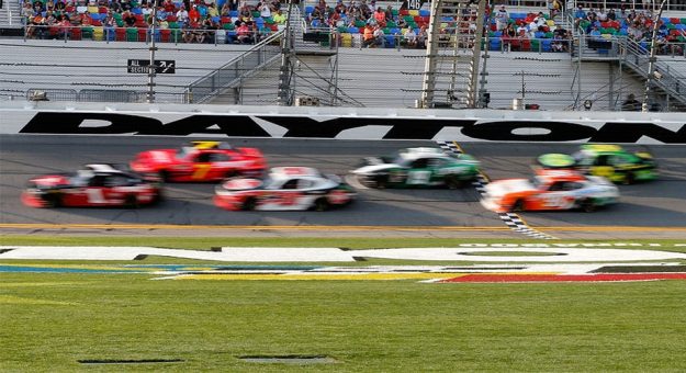 Visit Cambios al reglamento de competencia para la Xfinity Series y Truck Series 2020 page