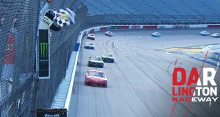 Hamlin holds off hard-charging Custer for Darlington win