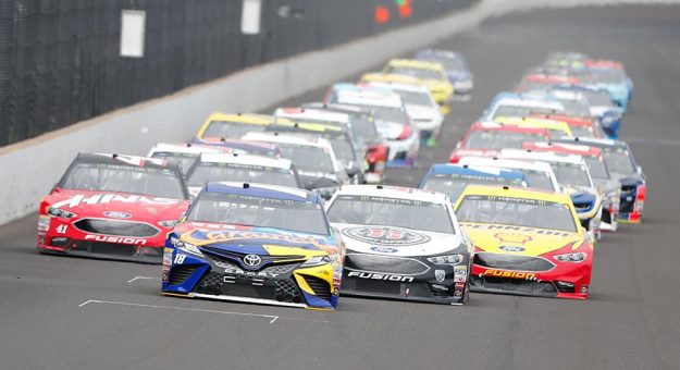 Visit Autos y Pilotos para la Big Machine Vodka 400 at the Brickyard en Indianápolis page