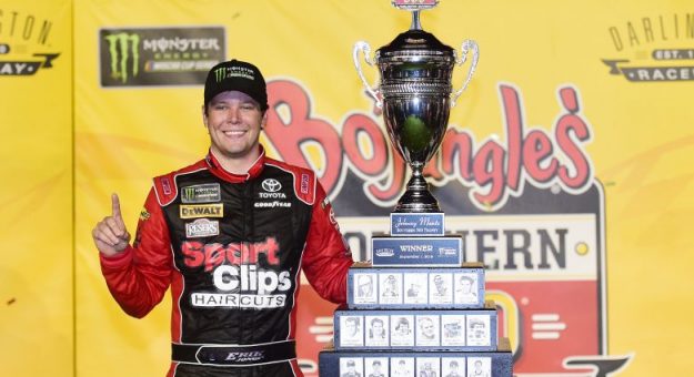 Visit Pilotos con victorias en las joyas de la corona de la NASCAR page
