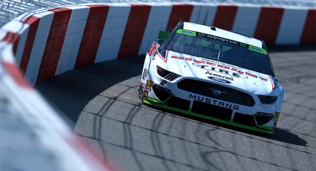 Visit Brad Keselowski ganó la Pole Position en Richmond page