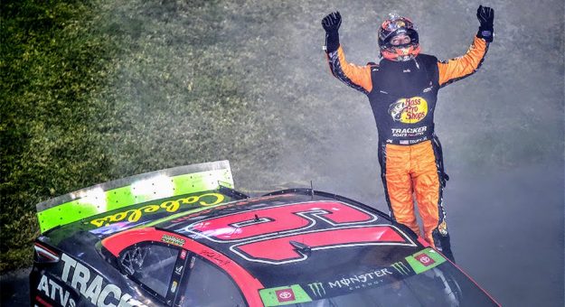 Visit Martin Truex Jr. ganó la Federated Auto Parts 400 de los Playoffs 2019 en Richmond page